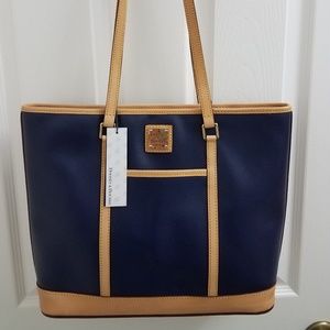 Dooney & Bourke Tote Leather Bag